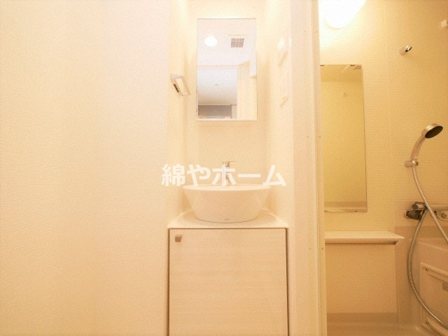エスリード大阪城クローグの洗面所|脱衣スペースもあります