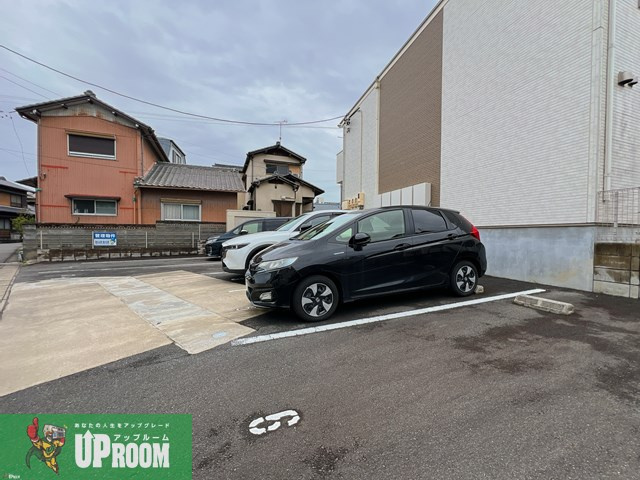 ボヌールの駐車場