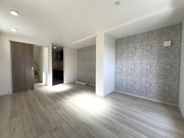 狭すぎず、広すぎず、あなたの生活にジャストフィットな戸建はコレで決まりっ！！【川崎市高津区久末】新築戸建の居間・リビング|こちらの居間で趣味の時間をお楽しみください