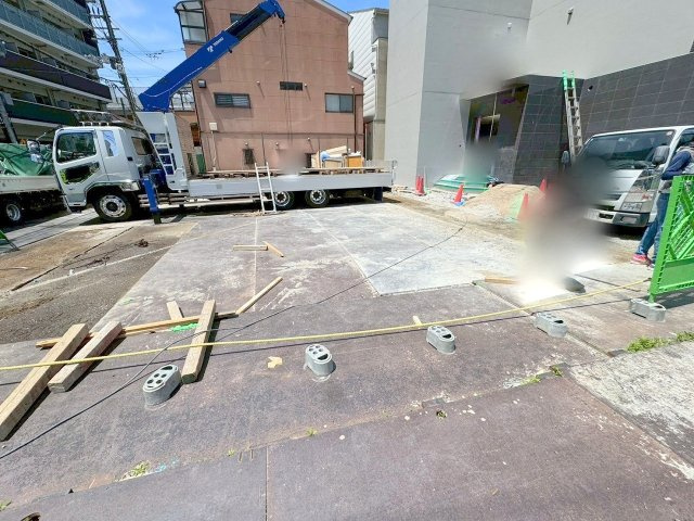 プレリスNEO大阪十三エルヴィオンの駐車場