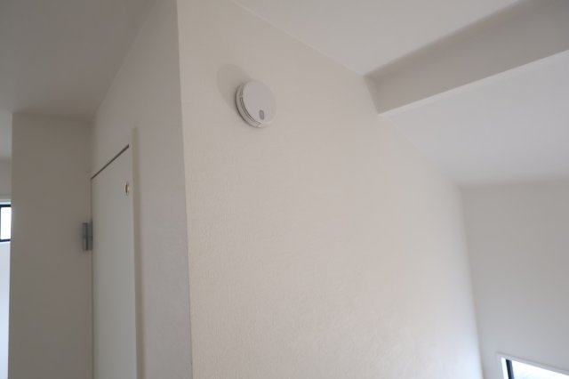 《仲介手数料無料》西区大字佐知川1312-9新築一戸建てケイアイグレイスのその他|火災報知器が各お部屋に付いています。