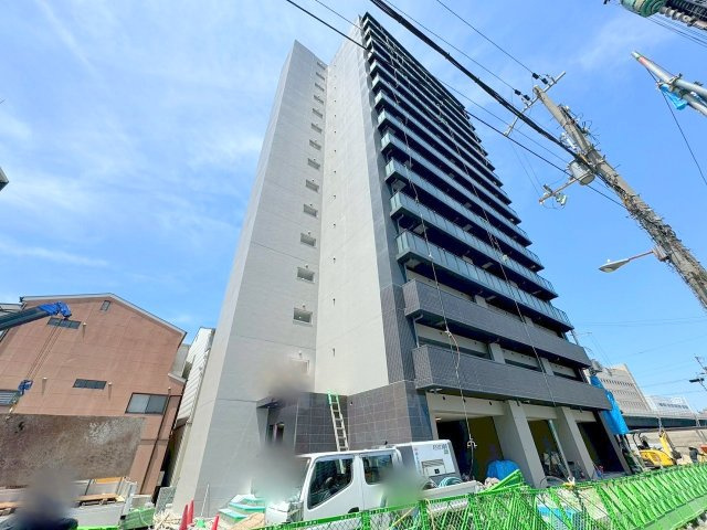 プレリスNEO大阪十三エルヴィオンの外観