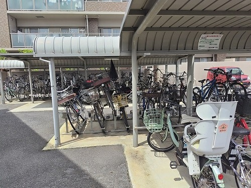 サーパス医大南のその他|駐輪場