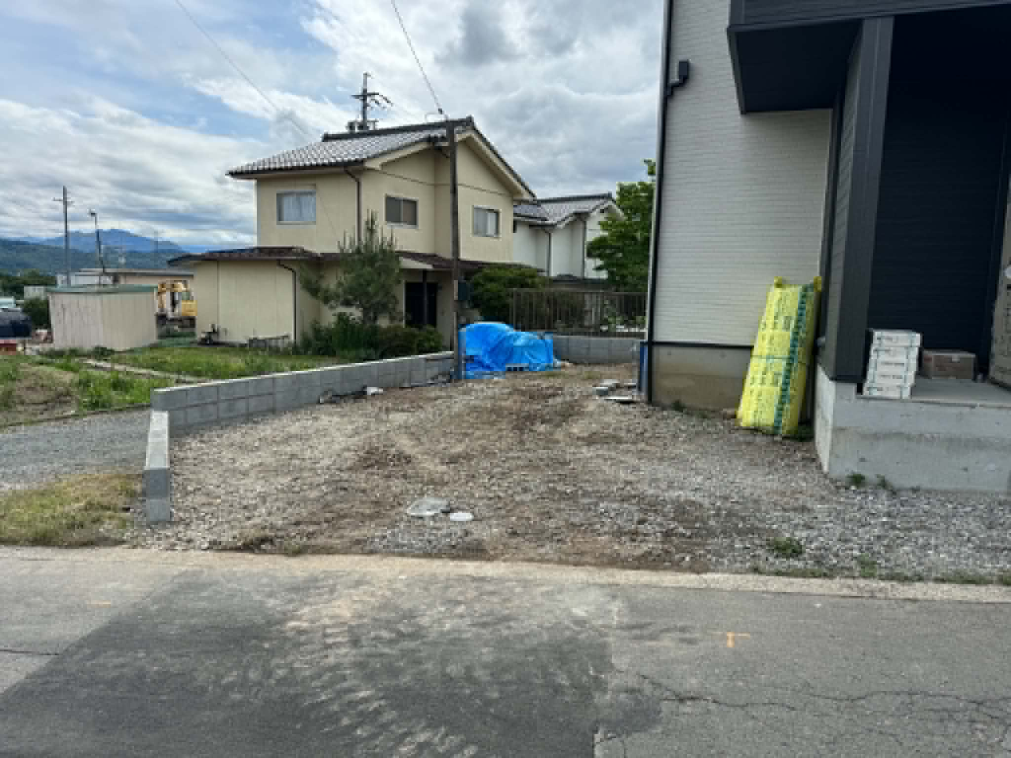上田市上田の前面道路含む現地写真|仕様のご確認やローンのご相談は＜Tel 026-477-7419＞まで♪