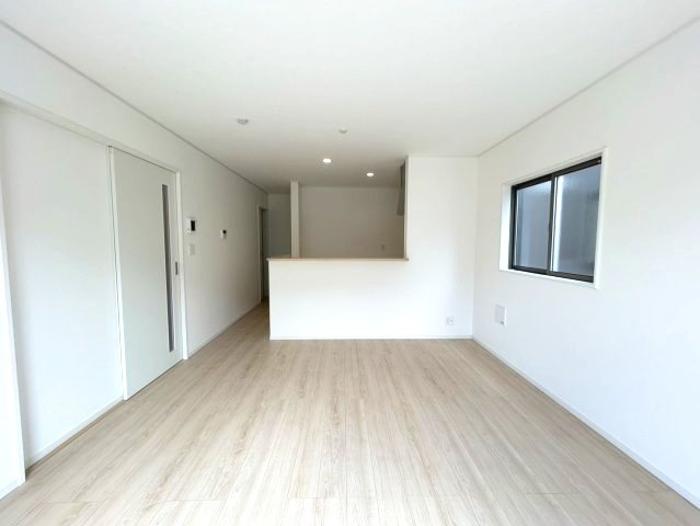 新築戸建　長野市高田　全2棟の居間・リビング