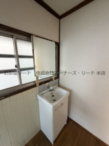 石橋貸家（南3丁目）の独立洗面台