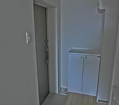 ラクラス池袋の玄関