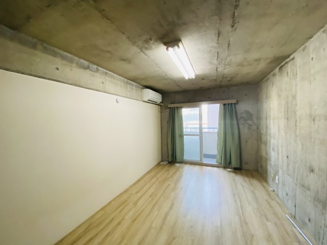マンションステップの洋室