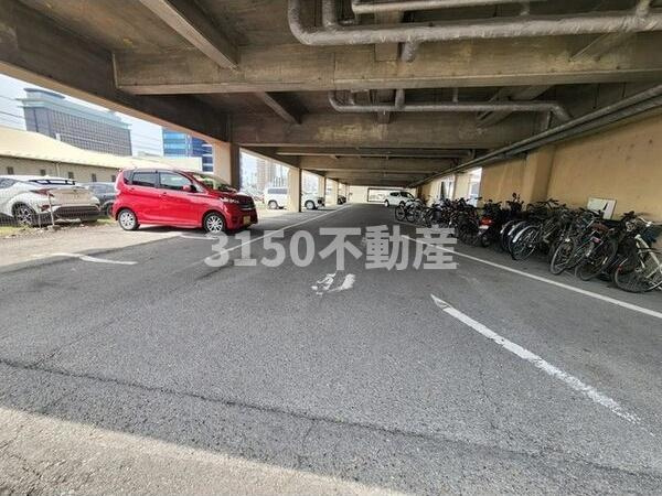 辻マンションの駐車場