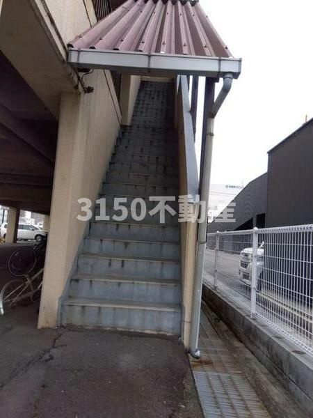 辻マンションのエントランス