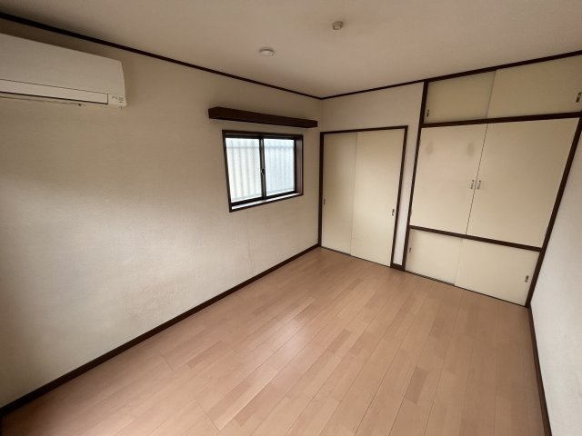 ハイツ幸林の洋室