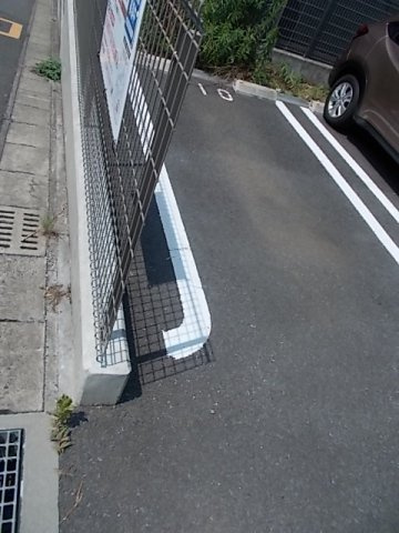 サンシャインビレッジアゼリアＢの駐車場|駐車場