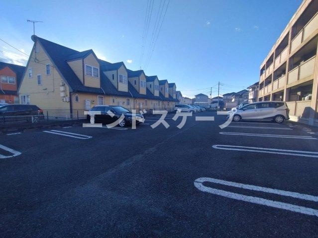 ヴィラ　アルビレオの駐車場|高崎、前橋のお部屋探しはエンドスケープまで！お客様の理想お聞かせ下さい♪