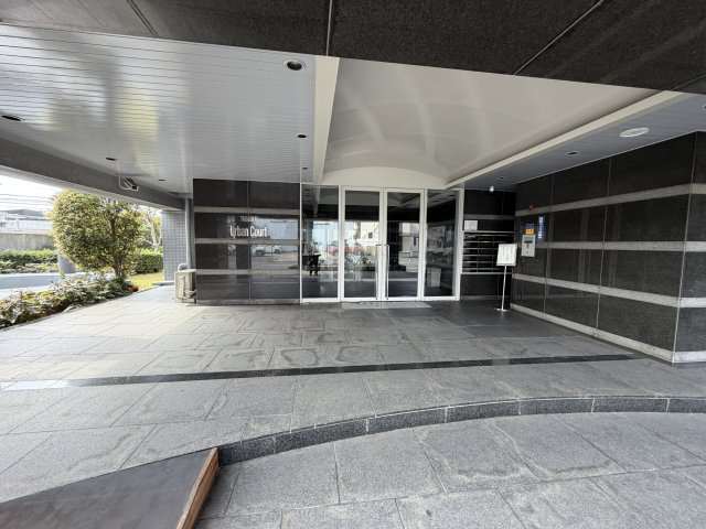 忠岡アーバンコートのエントランス