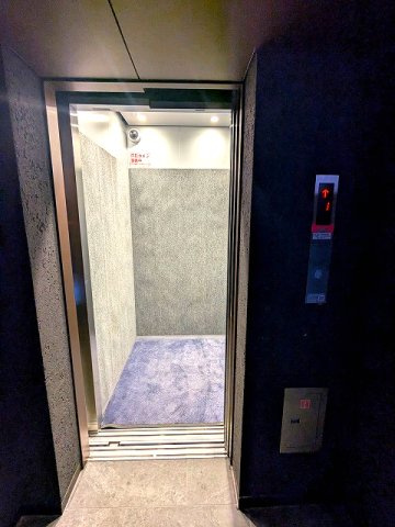 Renaissance Court浅草の設備|エレベーターは感染予防の非接触でボタンが点灯します