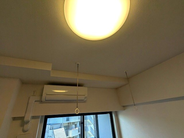 Renaissance Court浅草の設備|洋室に取り外し可能な室内物干し設備付です