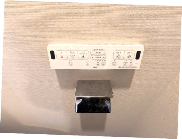 Renaissance Court浅草の設備|ペーパーホルダーにスマホストレージ付きで便利です