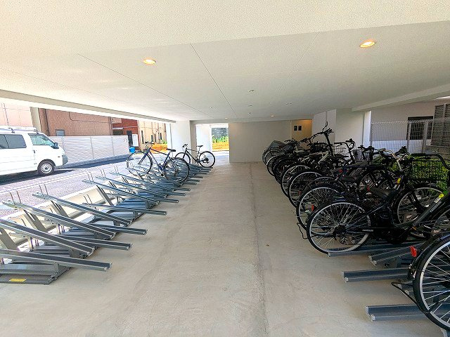 DUE NIPPORI Ⅲの設備|屋根付きの自転車置場です