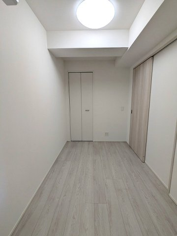 DUE NIPPORI Ⅲの設備|3.9帖洋室、インターネット無料、照明付、エアコン付
