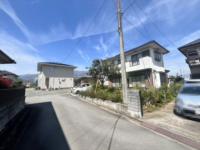 百々戸建て４DKの前面道路含む現地写真