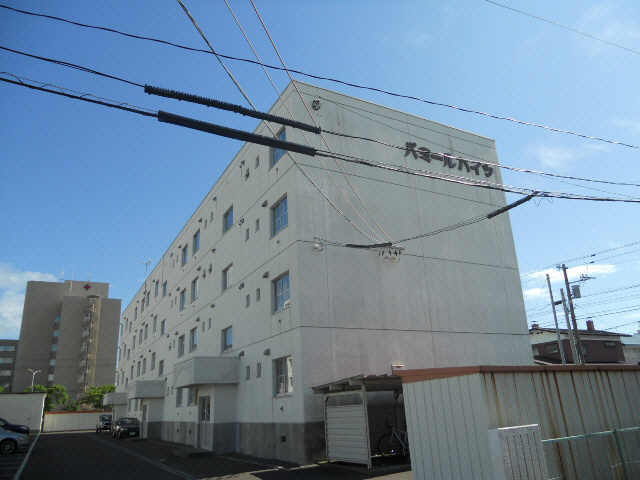 パミールハイツの外観