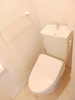 【トイレ】 | ユレナ２４　Ｂ | ゆったりとした空間のトイレです