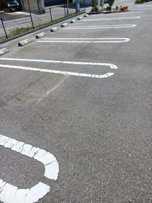 【駐車場】 | ユレナ２４　Ｂ | 駐車場に車を止められます