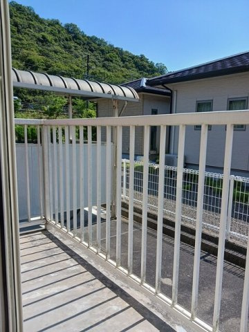 メゾン横山のバルコニー|落ち着いた時間を過ごせるバルコニーです