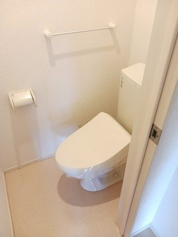【トイレ】 | フォレスト　サイド横山Ⅰ | シンプルで使いやすいトイレです