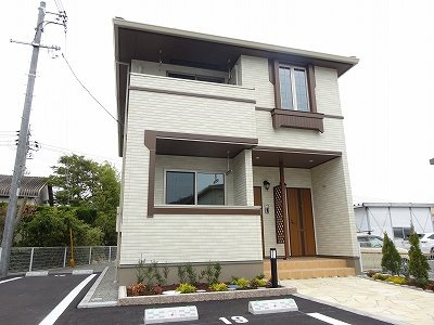 フロスト　フラワーズ　Ⅲの外観|おしゃれな外観です