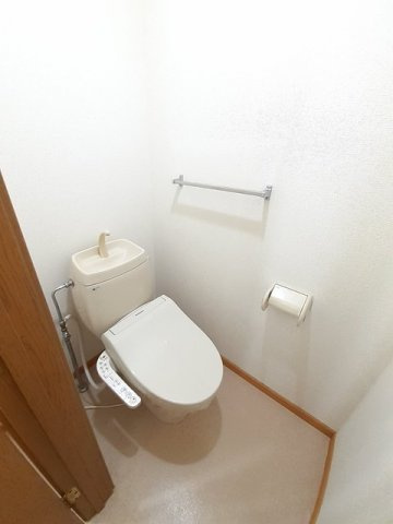 ビュウ・エステートＡのトイレ|ゆったりとした空間のトイレです