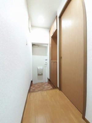 【玄関】 | サンシティー臼井Ｃ | 明るい玄関です