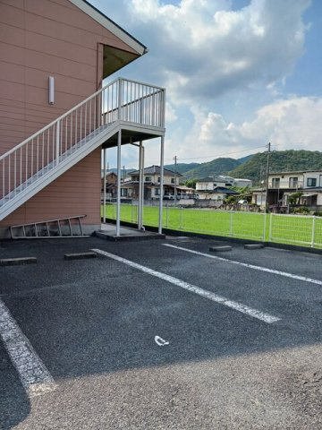 【駐車場】 | サンシティ臼井Ａ | カースペースがあります