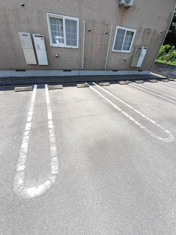 エトワール　Ｂの駐車場|カースペースがあります