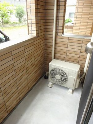 【バルコニー】 | アルカンシエル１８ | 外からの目が気にならないバルコニーで洗濯物が干せます