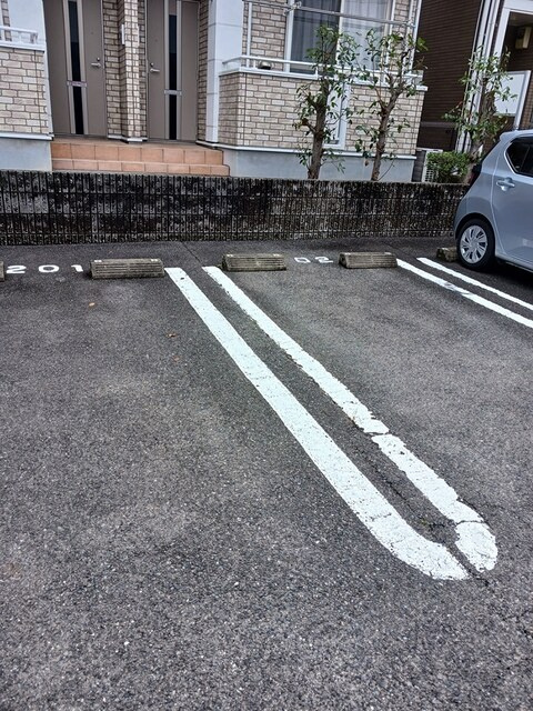 ブランシュの駐車場