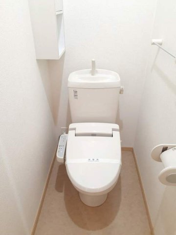 テラース磯上Ｂのトイレ|コンパクトで使いやすいトイレです
