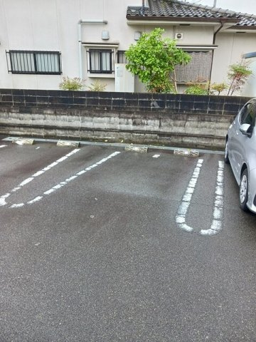 プリムラの駐車場|カースペースがあります