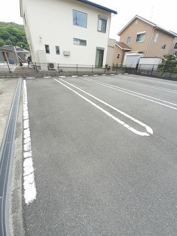 カンピオーネの駐車場|駐車場があるので、車を買う予定の方も安心です