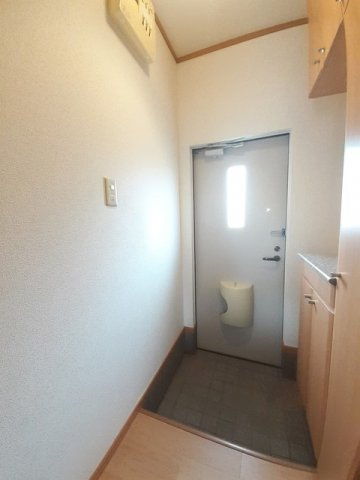グラン　ノーバＤ棟の玄関|収納もある玄関です