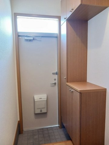 ヴィラ　フォーレスト　Ａの玄関|ゆったりとした玄関です