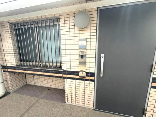 レリア蕨塚越の玄関