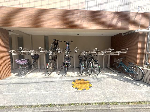 レリア蕨塚越の駐輪場