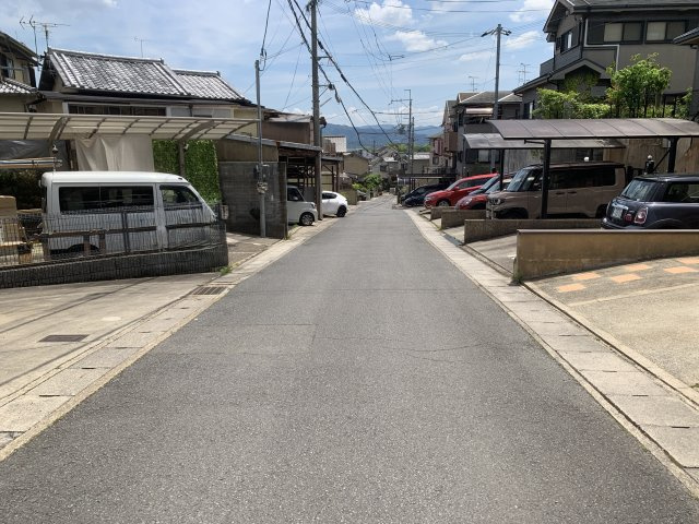 京都市北区大宮薬師山西町　中古一戸建の前面道路含む現地写真