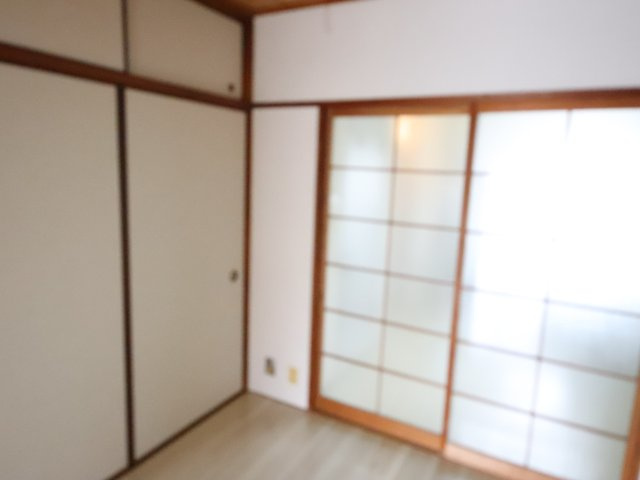 大和ビルマンションA棟の洋室
