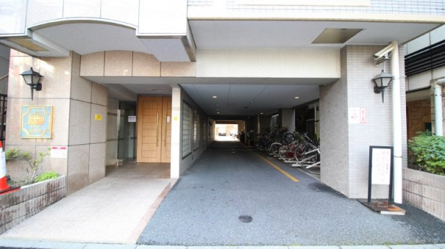 モナーク新中野ステーションプラザのエントランス