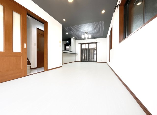 【居間・リビング】 | 宇治市伊勢田町中荒　中古戸建