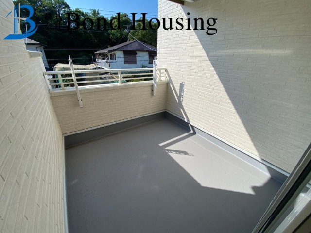 太陽光標準設置の建売住宅　美穂が丘　全18区画分譲　18号棟のバルコニー