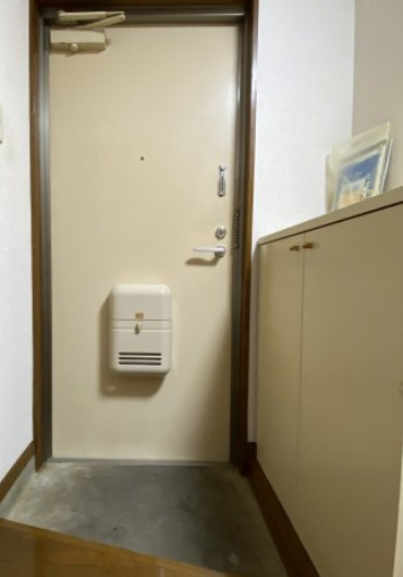 大塚ビルの玄関