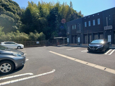 【駐車場】 | エクセレント本城Ｂ | カースペースがあります